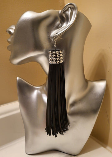 BLACK LEATHER FRINGE EARRINGS