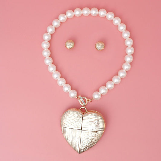 Toggle Gold Patchwork Heart Chunky Pearl Necklace